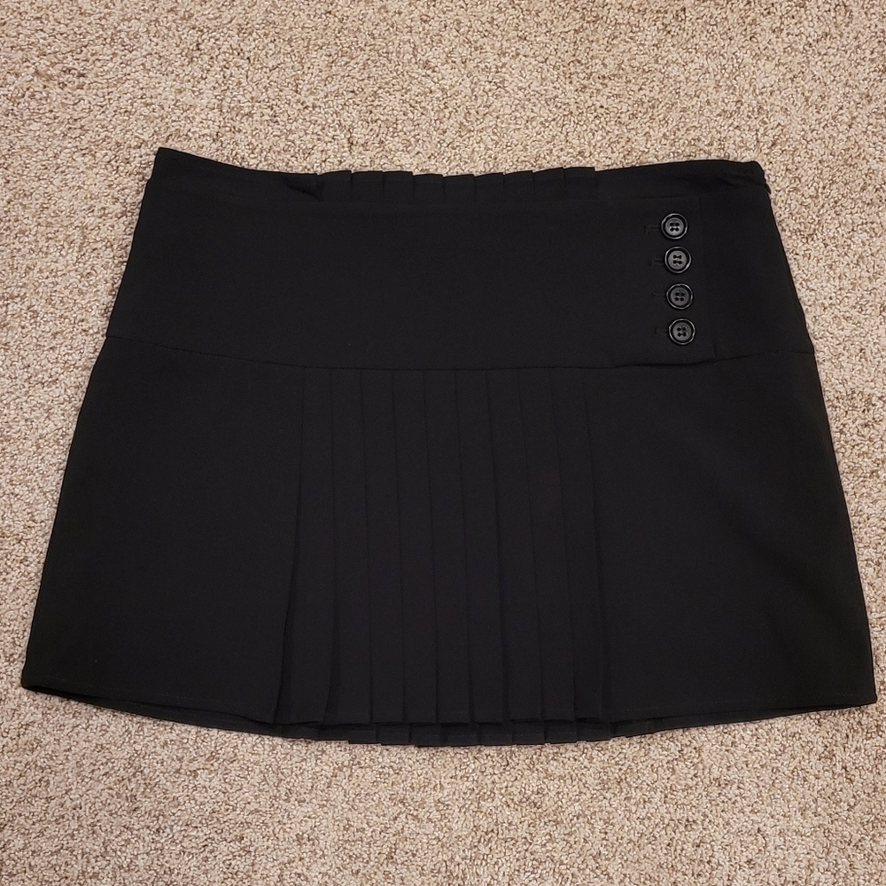 BCBG Maxazria Black Mini Skirt. Size 6